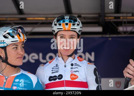 Coureurs de l'équipe DSM à la course cycliste Ford RideLondon classique Women's WorldTour 2024 deuxième étape à Maldon, Essex, Royaume-Uni. Pfeiffer Georgi Banque D'Images