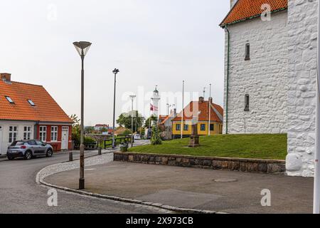 Ancienne rue de la ville de Ronne, île de Bornholm, Danemark - 28 mai 2024 Banque D'Images