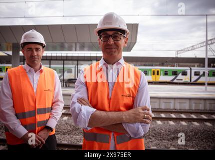 Varsovie, province de Mazovie, Pologne. 29 mai 2024. De gauche à droite : le président du conseil d'administration de PKP PLK Piotr Wyborski, le ministre de l'infrastructure Dariusz Klimczak lors d'une conférence de presse conjointe à la gare de Warszawa Zachodnia sur le thème du développement ferroviaire en Pologne. (Crédit image : © Maciek Jazwiecki/ZUMA Press Wire) USAGE ÉDITORIAL SEULEMENT! Non destiné à UN USAGE commercial ! Banque D'Images