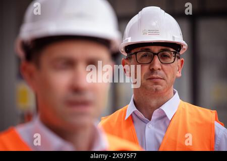 Varsovie, province de Mazovie, Pologne. 29 mai 2024. De gauche à droite : le président du conseil d'administration de PKP PLK Piotr Wyborski, le ministre de l'infrastructure Dariusz Klimczak lors d'une conférence de presse conjointe à la gare de Warszawa Zachodnia sur le thème du développement ferroviaire en Pologne. (Crédit image : © Maciek Jazwiecki/ZUMA Press Wire) USAGE ÉDITORIAL SEULEMENT! Non destiné à UN USAGE commercial ! Banque D'Images