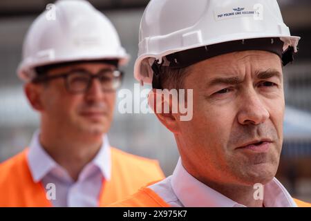 Varsovie, province de Mazovie, Pologne. 29 mai 2024. De gauche à droite : le ministre de l'infrastructure Dariusz Klimczak, président du conseil d'administration de PKP PLK Piotr Wyborski lors d'une conférence de presse conjointe à la gare de Warszawa Zachodnia sur le thème du développement ferroviaire en Pologne. (Crédit image : © Maciek Jazwiecki/ZUMA Press Wire) USAGE ÉDITORIAL SEULEMENT! Non destiné à UN USAGE commercial ! Banque D'Images