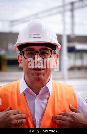 Varsovie, province de Mazovie, Pologne. 29 mai 2024. Ministre de l'infrastructure Dariusz Klimczak lors d'une conférence de presse conjointe à la gare de Warszawa Zachodnia sur le thème du développement ferroviaire en Pologne. (Crédit image : © Maciek Jazwiecki/ZUMA Press Wire) USAGE ÉDITORIAL SEULEMENT! Non destiné à UN USAGE commercial ! Banque D'Images