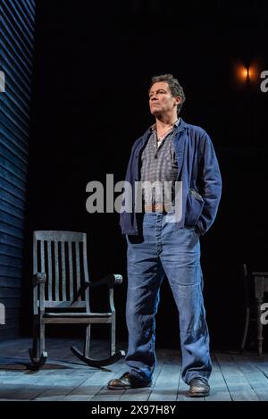 Londres, 29 mai 2024, Dominic West, A View from the Bridge, Theatre Royal Haymarket, Lou Morris/Alamy Live News Banque D'Images