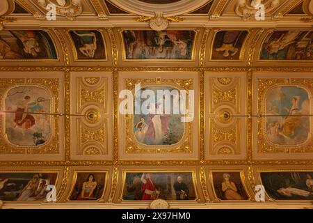 Lviv, Ukraine - 12 mai 2024 : intérieur de l'Opéra national de Lviv. Hall miroir Banque D'Images