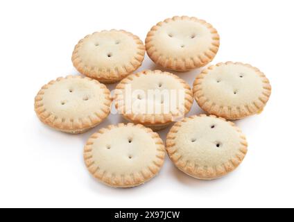 Mini tartes à confiture de baies isolées sur blanc Banque D'Images