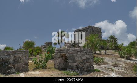 La ville maya de Tulum se trouve à 130 km au sud et à 700 ans de Cancun. Banque D'Images