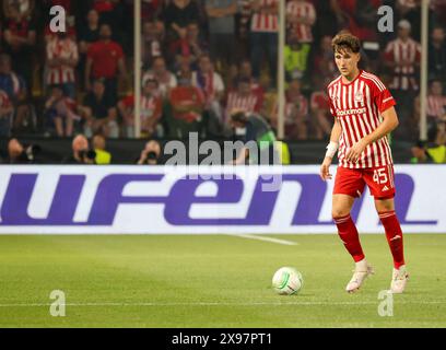 29 mai 2024 : Panagiotis Restsos de l'Olympiacos FC lors de la finale de la Conference League le 05/29/2024 entre l'Olympiakos et l'AC Fiorentina au stade Agia Sophia à Athènes (crédit image : © Fabio Sasso/ZUMA Press Wire) USAGE ÉDITORIAL SEULEMENT! Non destiné à UN USAGE commercial ! Banque D'Images