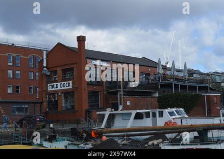 Magasin de vélos Mud Dock et café. Bristol, Angleterre, Royaume-Uni. 26 février 2024. Banque D'Images
