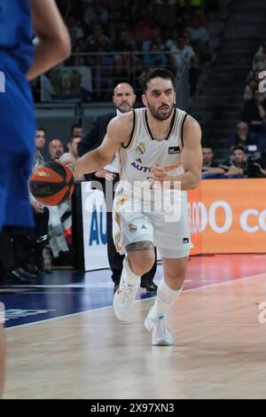 Facundo Campazzo du Real Madrid l lors du match de demi-finale de la Ligue espagnole Liga ACB, entre le Real Madrid et le FC Barcelone à Wizink le 29 mai 2024 Banque D'Images