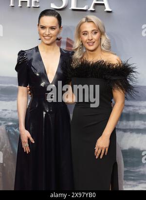 Londres, Royaume-Uni. 29 mai 2024. Daisy Ridley et Siobhan-Marie O'Connor assistent à Disney Young Woman and the Sea au Curson's Mayfair le 29 mai 2024 à Londres, au Royaume-Uni. Crédit : S.A. / Alamy Live News Banque D'Images