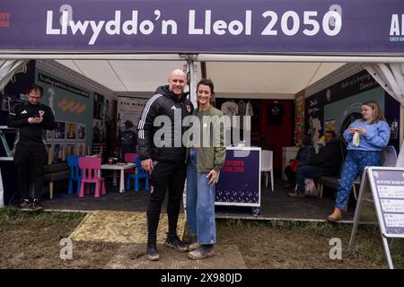 MALDWYN, PAYS DE GALLES - 29 MAI 2024 : Robert page, directeur de l'équipe nationale du pays de Galles, annonce son équipe à l'Urdd Eisteddfod à Maldwyn pour les prochains défis internationaux contre Gibraltar et la Slovaquie. (Photo par John Smith/FAW) Banque D'Images