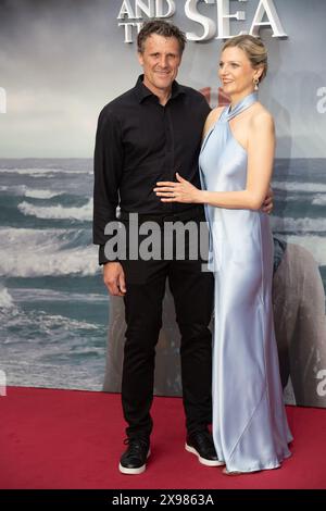 Londres, Royaume-Uni. 29 mai 2024. Sur la photo : L'ancien rameur olympique James Cracknell et son épouse Jordan Connell assistent à la projection du gala britannique de Young Woman and the Sea à Curzon Mayfair. Crédit : Justin Ng/Alamy Live News Banque D'Images