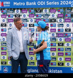 Chelmsford, Royaume-Uni. 29 mai 2024. Lors du 3e match ODI féminin de Metro Bank entre les femmes d'Angleterre et les femmes du Pakistan au Cloud County Ground, Chelmsford, Angleterre, le 29 mai 2024. Photo de Stuart Leggett. Utilisation éditoriale uniquement, licence requise pour une utilisation commerciale. Aucune utilisation dans les Paris, les jeux ou les publications d'un club/ligue/joueur. Crédit : UK Sports pics Ltd/Alamy Live News Banque D'Images