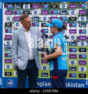 Chelmsford, Royaume-Uni. 29 mai 2024. Lors du 3e match ODI féminin de Metro Bank entre les femmes d'Angleterre et les femmes du Pakistan au Cloud County Ground, Chelmsford, Angleterre, le 29 mai 2024. Photo de Stuart Leggett. Utilisation éditoriale uniquement, licence requise pour une utilisation commerciale. Aucune utilisation dans les Paris, les jeux ou les publications d'un club/ligue/joueur. Crédit : UK Sports pics Ltd/Alamy Live News Banque D'Images