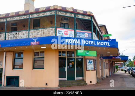 Scone, ville régionale de Nouvelle-Galles du Sud, pub local The Royol Hotel Motel dans le centre-ville, Nouvelle-Galles du Sud, Australie Banque D'Images