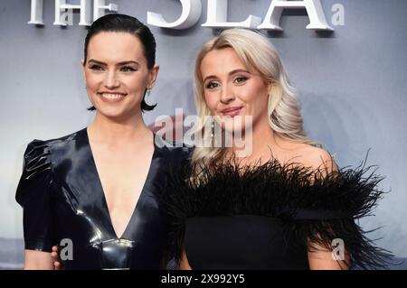 Daisy Ridley und Siobhan-Marie OConnor BEI der Premiere des Kinofilms Young Woman and the Sea im Curzon Mayfair. Londres, 29.05.2024Amelia Warner *** Daisy Ridley et Siobhan Marie OConnor lors de la première du film jeune femme et la mer à Curzon Mayfair Londres, 29 05 2024Amelia Warner Foto:xS.xVasx/xFuturexImagex Woman 4529 Banque D'Images