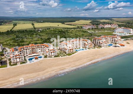 Vue aérienne à une station balnéaire Obzor sur la mer Noire en Bulgarie Banque D'Images