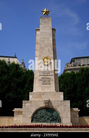 Monument à la libération soviétique de la Hongrie en 1945 pendant la seconde Guerre mondiale, Szabadsag ter (place de la liberté), Budapest, Hongrie Banque D'Images