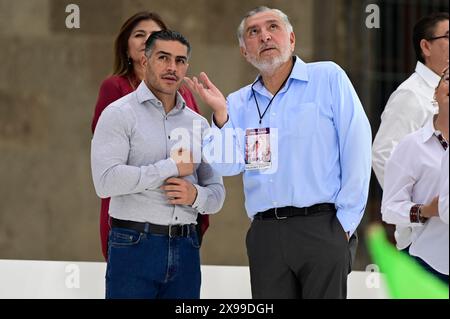 Non exclusif : Adán Augusto López et Omar García Harfuch lors de la campagne de clôture du candidat à la présidence du Mexique par 'Juntos Hag Banque D'Images