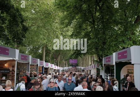 Des milliers de visiteurs au Chelsea Flower Show annuel à Londres Banque D'Images