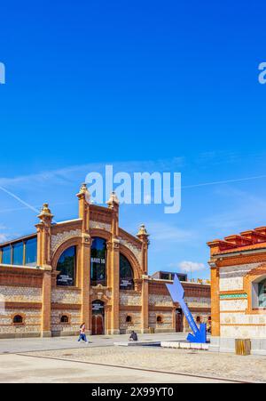 Bâtiment Matadero à Madrid, présentant l'architecture industrielle. Banque D'Images