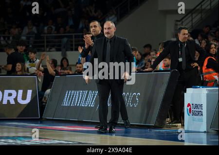 ANKARA / TURQUIE, 15 avril 2024 : match de Super League de basket-ball turque 2023-24, Fenerbahce Beko vs Turk Telekom. Banque D'Images