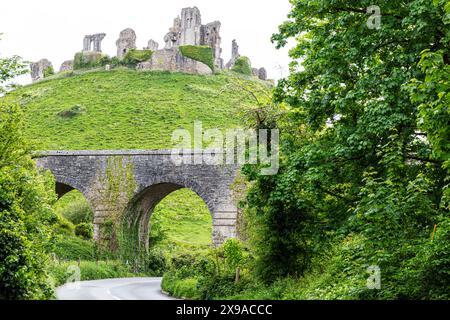 Château de Corfe, Dorset, Angleterre le château de Corfe est une fortification située au-dessus du village du même nom sur la péninsule de l'île de Purbeck dans l'Eng Banque D'Images