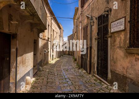 Les rues étroites médiévales d'Erice, Sicile Banque D'Images