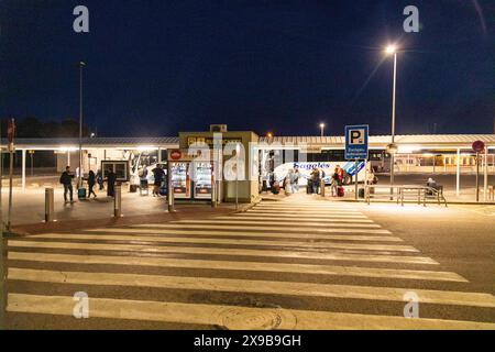 Gare routière, Aéroport de Gérone, Catalogne, Espagne, Europe. Banque D'Images