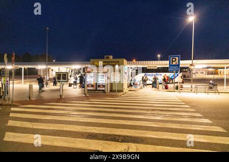 Gare routière, Aéroport de Gérone, Catalogne, Espagne, Europe. Banque D'Images