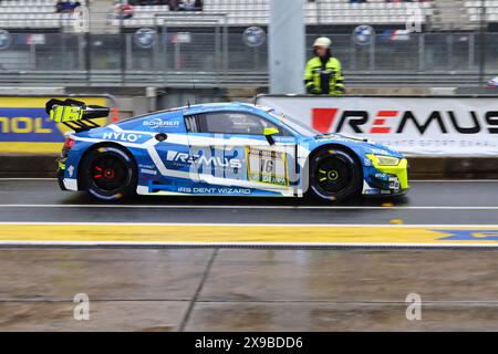 Donnerstag 30.05.2024 Frank Stippler (Bad Muenstereifel/DEU) / Christopher Mies (Erkrath/DEU) / Ricardo Feller (Boezberg/CHE), Dennis Marshall (Eggenstein-Leopoldshafen/DEU), #16, Audi R8 LMS GT3 Evo II, Team 30.05.2024 : Scherer Sport PHX (DEU) ,In der Boxengasse Motorsport, ADAC Ravenol 24H Rennen Nuerburger Nuerburger,.06/30.05.2024.06.2024 Banque D'Images