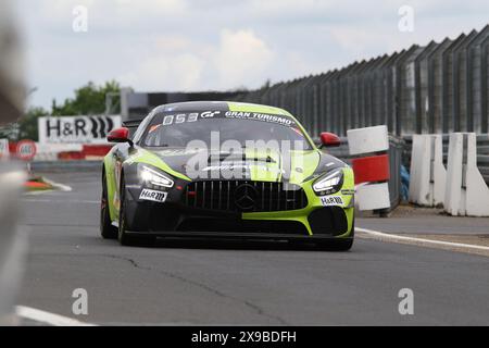 Donnerstag 30.05.2024 Tim Neuser (Netphen/GER) / David Schumacher (Hallwang/AUT) / David Thilenius (la Quinta/USA) / Moritz Wiskirchen (Euskirchen/GER), #111, Mercedes-AMG GT4, Team : Schnitzelalm Racing (DEU), in der Boxengasse Motorsport, ADAC Ravenol 24H Rennen Nuerburgring, Nuerburg, 30.05.2024 - Foerberg-Dergen 2024.06.06.06.30.05.2024 Banque D'Images