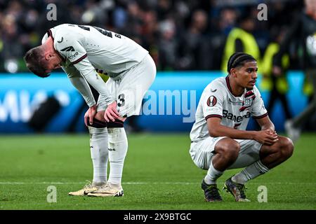 Dublin, Irlande. 22 mai 2024. La déception d'Adam Hlozek (23 Bayer 04 Leverkusen) et amine Adli (21 Bayer 04 Leverkusen) après le match final de la Ligue Europa entre Atalanta BC et Bayer 04 Leverkusen au stade Aviva de Dublin, Irlande Soccer (Cristiano Mazzi/SPP) crédit : SPP Sport Press photo. /Alamy Live News Banque D'Images