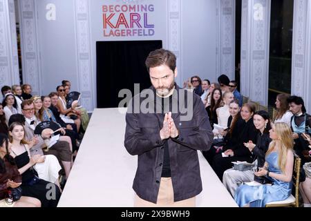 Daniel Bruehl BEI der devient Karl Lagerfeld Disney Serien Premiere AM 30.05.2024 à Berlin devient Karl Lagerfeld Serienpremiere à Berlin *** Daniel Bruehl lors de la première de la série Disney qui devient Karl Lagerfeld le 30 05 2024 à Berlin devient la première de la série Karl Lagerfeld à Berlin Banque D'Images