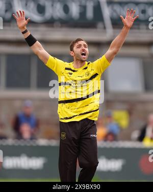 Matt Taylor du Gloucestershire demande un guichet lors du match Vitality Blast T20 au Seat unique Stadium de Bristol. Date de la photo : jeudi 30 mai 2024. Banque D'Images