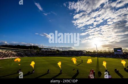 Vue générale de pyrotechnie en cours lors du match Vitality Blast T20 au Utilita Bowl, Southampton. Date de la photo : jeudi 30 mai 2024. Banque D'Images