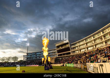 Une vue générale de pyrotechnie en cours lors du match Vitality Blast T20 au Utilita Bowl, Southampton. Date de la photo : jeudi 30 mai 2024. Banque D'Images