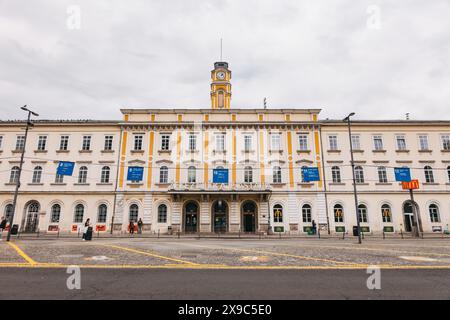 La façade du bâtiment de la gare principale de Ljubljana, Slovénie Banque D'Images
