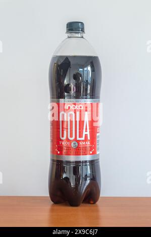 Pruszcz Gdanski, Pologne - 1er avril 2024 : Nata cola avec du sucre. Banque D'Images