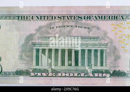 Lincoln Memorial sur un billet de 5 dollars américains. Banque D'Images