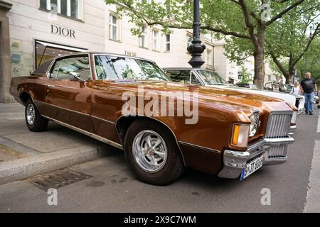 BERLIN - 04 MAI 2024 : la voiture de luxe personnelle Pontiac Grand Prix, 1971. Classic Days Berlin 2024. Banque D'Images