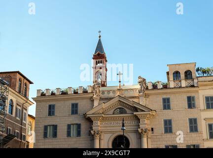 Signes architecturaux de la place Farnese (Piazza Farnese) à Rome, province du Latium, Italie. Banque D'Images