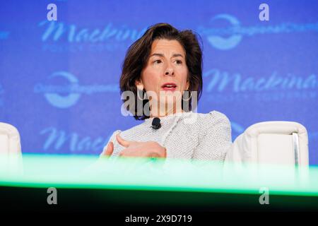 Mackinac Island, États-Unis. 30 mai 2024. La secrétaire au commerce, Gina Raimondo, prend la parole à la Conférence sur les politiques Mackinac à Mackinac Island, au Michée, le 30 mai 2024. (Photo de Andrew Roth/Sipa USA) crédit : Sipa USA/Alamy Live News Banque D'Images