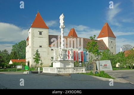 Le château d'Orth est le siège du centre d'accueil du parc national de Donau-Auen. Autriche Banque D'Images