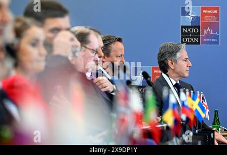 Prague, République tchèque. 31 mai 2024. Le secrétaire d'État AMÉRICAIN Antony Blinken (à droite) est vu lors de la dernière journée de la réunion informelle de deux jours des ministres des Affaires étrangères des pays de l'OTAN, pour marquer les 25 ans de la Tchéquie au sein de l'OTAN et les 75 ans de la création de l'OTAN, à Prague, en République tchèque, le 31 mai 2024. Crédit : Katerina Sulova/CTK photo/Alamy Live News Banque D'Images