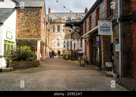 Le pittoresque Tinners court dans le centre-ville de Truro en Cornouailles au Royaume-Uni. Banque D'Images