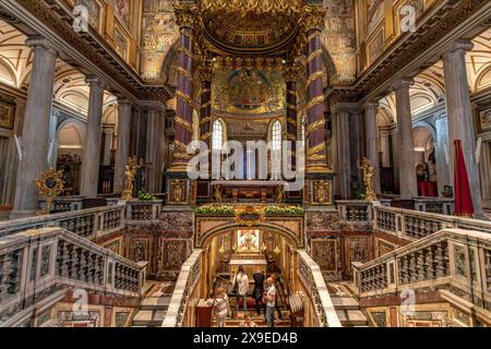 L'abside avec des mosaïques du couronnement de la Vierge à l'intérieur de la basilique de Santa Maria Maggiore à Rome, Italie Banque D'Images