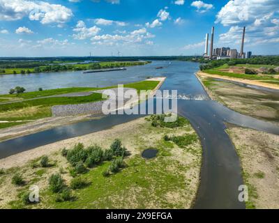 Dinslaken, Voerde, Rhénanie du Nord-Westphalie, Allemagne - renaturalisation de l'Emscher. Nouvel estuaire de l'Emscher dans le Rhin. Protection contre les inondations par élargissement Banque D'Images