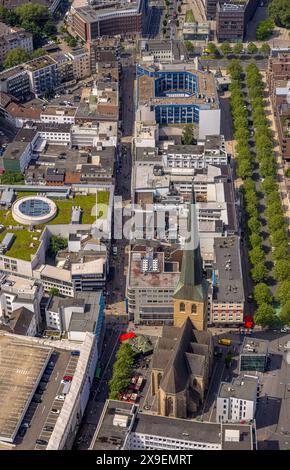Luftbild, Einkaufsstraße Fußgängerzone Geschäftshäuser entlang Westenhellweg und Kampstraße mit Baumallee, Petrikirche, Blick zum Westentor Königswall, City, Dortmund, Ruhrgebiet, Rhénanie-du-Nord-Westphalie, Deutschland ACHTUNGxMINDESTHONORARx60xEURO *** vue aérienne, rue commerçante zone piétonne bâtiments commerciaux le long de Westenhellweg et Kampstraße avec avenue des arbres, Petrikirche, vue sur Westentor Königswall, ville, Dortmund, région de la Ruhr, Rhénanie-du-Nord-Westphalie, Allemagne ACHTUNGxMINDESTHONORARx60xEURO Banque D'Images