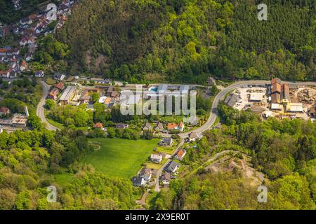 Luftbild, LWL-Klinik Marsberg mit Baustelle und Baukran, Eingangsbereich Besucherbergwerk Kilianstollen, Niedermarsberg, Marsberg, Sauerland, Nordrhein-Westfalen, Deutschland ACHTUNGxMINDESTHONORARx60xEURO *** vue aérienne, LWL Clinic Marsberg avec chantier et grue de construction, zone d'entrée de la mine de visiteurs de Kilianstollen, Niedermarsberg, Marsberg, Sauerland, Rhénanie du Nord-Westphalie, Allemagne ATTENTIONxMINDESTHONORARx60xEURO Banque D'Images